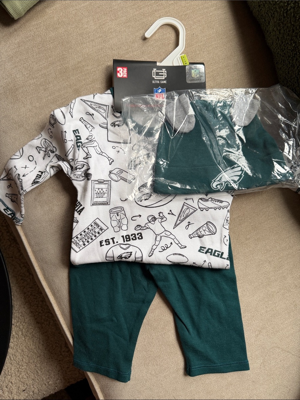 NFL Philadelphia Eagles Infant 3-Piece Outfit - Green & White
